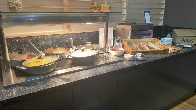 Aspire Lounge Manchester Airport Terminal 1 Review: Great Runway Views, But Is It Worth Paying For? 1 Aspire Lounge Manchester Airport Terminal 1 Review