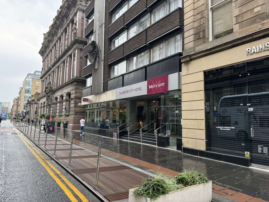 Entrance to The Mercure Glasgow City Hotel