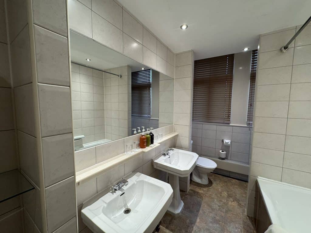 Imperial Hotel Blackpool - Bathroom Westminster Suite Imperial Hotel Blackpool Review
