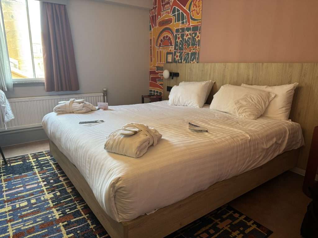 Mercure Glasgow City Hotel Room 604 - Privilege Room Bed